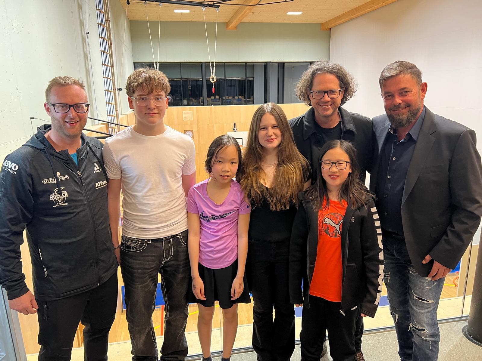 Sigi, Dario, Belinda, Melina, Vizebürgermeister Roland Gruber, Bella Lim, Hauptsponsor Harald Fuchs